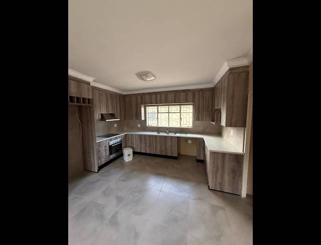3 BEDROOM HOUSE FOR SALE IN VANDERBIJLPARK SW 1